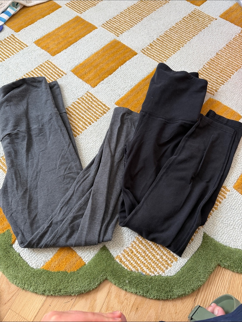Bundle of two Gap Maternity leggings grey and black size medium